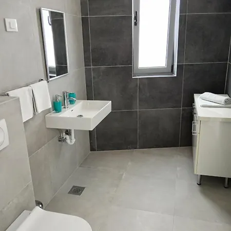 Lina Apartman